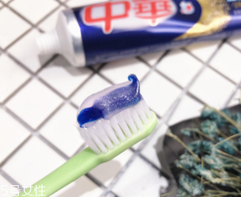 美白牙膏有用嗎？中華魔麗迅白牙膏評測
