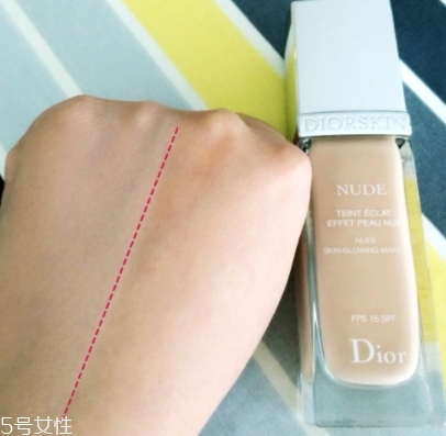 dior迪奧和阿瑪尼粉底液哪個(gè)好？