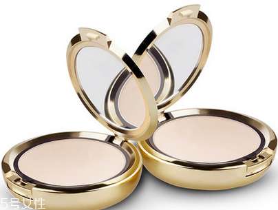 粉餅可以代替粉底液用嗎 粉餅結塊的解決辦法 粉餅可以代替粉底液用嗎 粉餅結塊的解決辦法