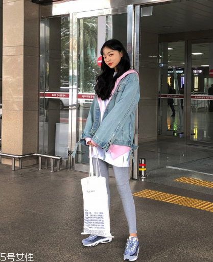 牛仔上衣配什么鞋子？輕松凹出街拍潮范