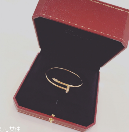 卡地亞手鐲會(huì)掉鉆嗎？忠貞愛(ài)情的特別見(jiàn)證