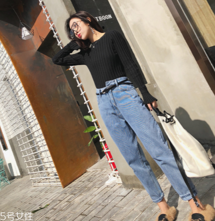 牛仔褲可以和黑色衣服一起洗嗎？