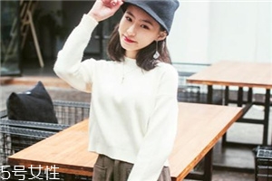 白色針織衫怎么搭配？今年開春這樣穿