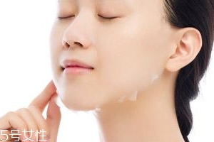長痘痘可以敷玻尿酸面膜嗎？幫助痘肌恢復