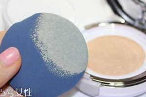 氣墊卡粉浮粉怎么辦？上妝方式換一換