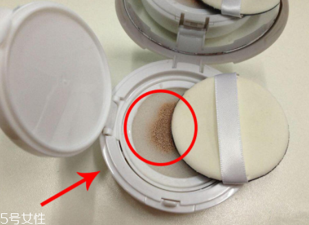 氣墊卡粉浮粉怎么辦？上妝方式換一換