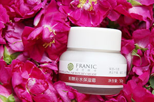 法蘭琳卡面霜多少錢？談?wù)勎业氖褂眯牡?><p><strong>法蘭琳卡面霜多少錢？談?wù)勎业氖褂眯牡?/strong></p></a></li> </ul>
</div>
<div   id=