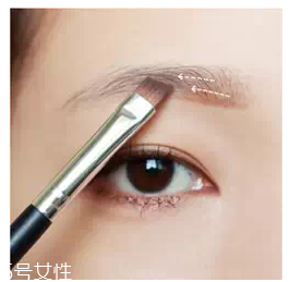 眉粉怎么畫眉毛好看？這么用眉妝超完美