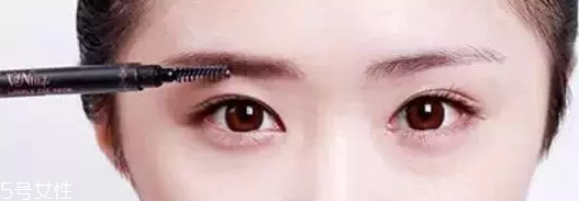 眉粉怎么選顏色好看？淺咖色不挑膚色
