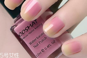 指甲油有點(diǎn)變稠了怎么辦？加入透明指甲油
