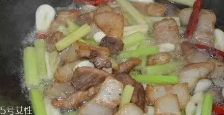 花椰菜炒肉怎么做好吃？這么做簡(jiǎn)單又美味
