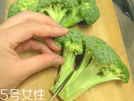 花椰菜怎么切？把整莖切掉最好炒
