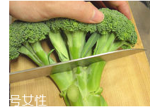 花椰菜怎么切？把整莖切掉最好炒