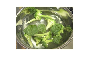 花椰菜怎么切？把整莖切掉最好炒