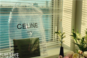 celine塑料袋多少錢？被代購(gòu)炒翻天塑料包