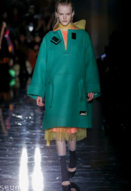 prada2018秋冬系列好看嗎_款式有哪些？