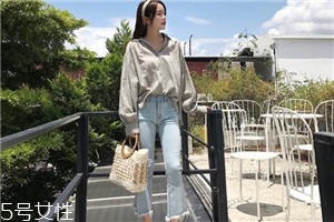 牛仔褲a和b有什么區(qū)別？牛仔褲版型大不同