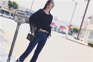 牛仔褲曬黃了怎么辦？牛仔褲應(yīng)避免暴曬