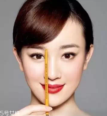 怎么化標(biāo)準(zhǔn)眉？三點(diǎn)法打造親和眉形