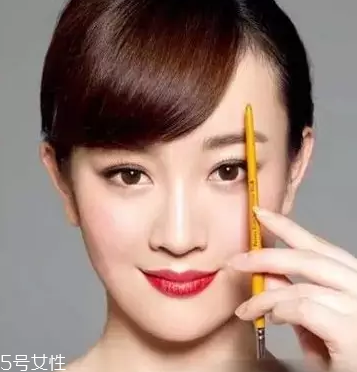 怎么化標(biāo)準(zhǔn)眉？三點(diǎn)法打造親和眉形