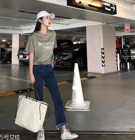 胖人適合穿牛仔褲嗎？選對版型誰都可以穿
