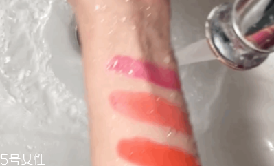 曼丹保濕卸妝水怎么樣？防水口紅卸不掉