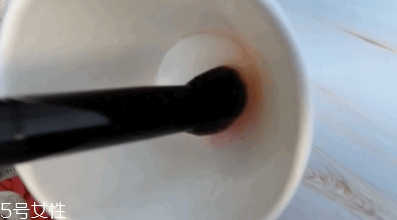 曼丹保濕卸妝水怎么樣？防水口紅卸不掉