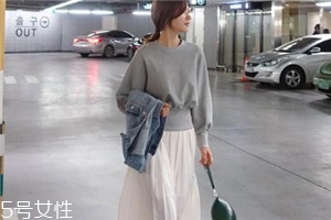 衛(wèi)衣搭配長裙好看嗎？早春凹足造型感