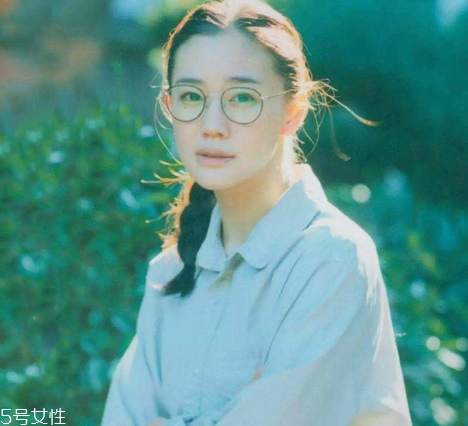 鹽系女生怎樣穿搭？清新無(wú)公害的鄰家女孩