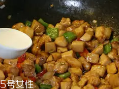 杏鮑菇怎么洗才干凈？鹽水泡泡輕松去污