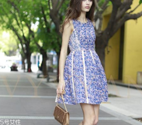 職業(yè)裝怎么穿好看？褪去稚氣邁向成熟