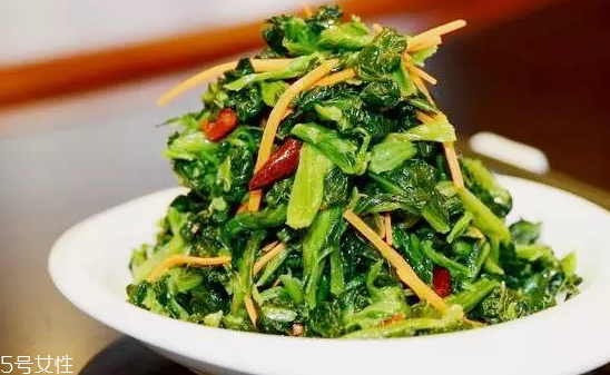 油菜怎么炒不苦？焯水能去掉苦味