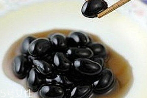 黑豆泡醋用什么醋最好？不要用白醋