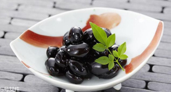 黑豆泡醋用什么醋最好？不要用白醋