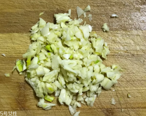 餃子餡用豬的哪塊肉好？前腿肉是餃子餡首選