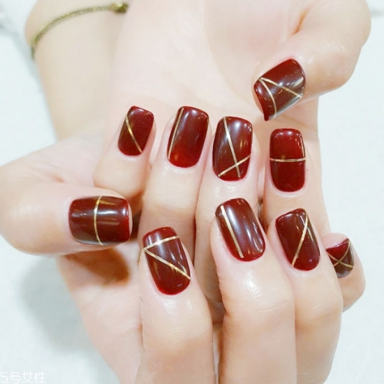 2018冬天流行什么類型美甲 紅色美甲合集 2018冬天流行什么類型美甲 紅色美甲合集