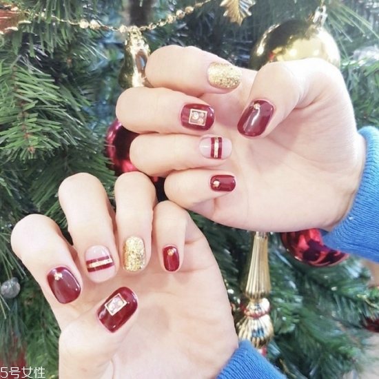 2018冬天流行什么類型美甲 紅色美甲合集 2018冬天流行什么類型美甲 紅色美甲合集
