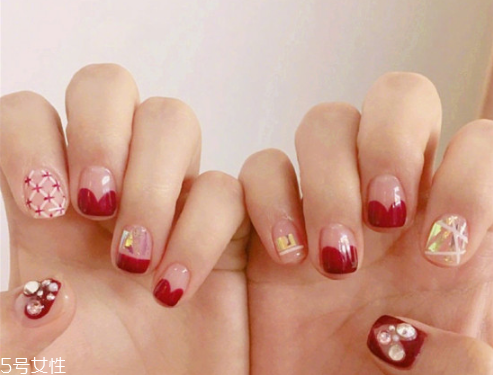 2018冬天流行什么類型美甲 紅色美甲合集 2018冬天流行什么類型美甲 紅色美甲合集