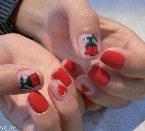 2018冬天流行什么類型美甲 紅色美甲合集 2018冬天流行什么類型美甲 紅色美甲合集