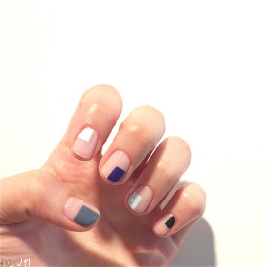 2018冬天流行什么類型美甲 紅色美甲合集 2018冬天流行什么類型美甲 紅色美甲合集