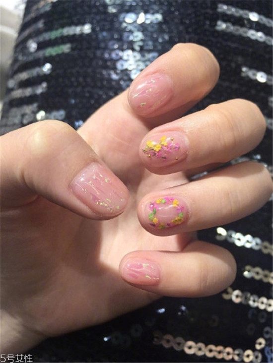 2018冬天流行什么類型美甲 紅色美甲合集 2018冬天流行什么類型美甲 紅色美甲合集