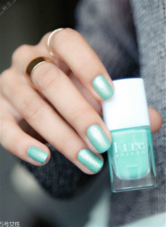 什么美甲顯手白又修長(zhǎng) 氣質(zhì)花朵美甲具體步驟 什么美甲顯手白又修長(zhǎng) 氣質(zhì)花朵美甲具體步驟