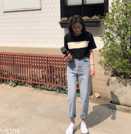 牛仔褲洗完怎么掛？牛仔褲的晾曬方法