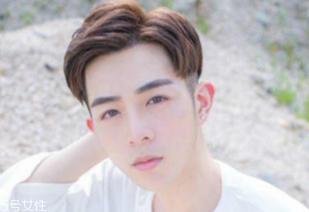 男士怎么樣設(shè)計發(fā)型好看？4款帥氣穩(wěn)重發(fā)型