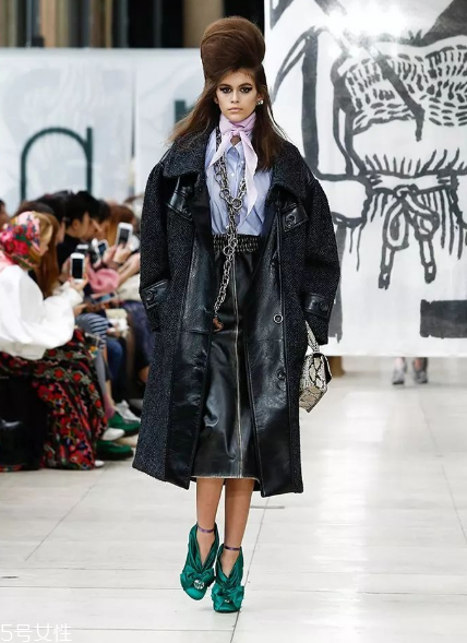 miumiu2018秋冬系列好看嗎_有哪些款式？