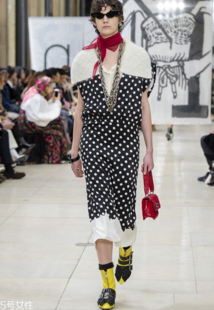 miumiu2018秋冬系列好看嗎_有哪些款式？