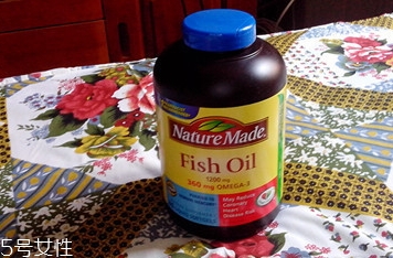 nature made萊萃美魚油怎么吃？