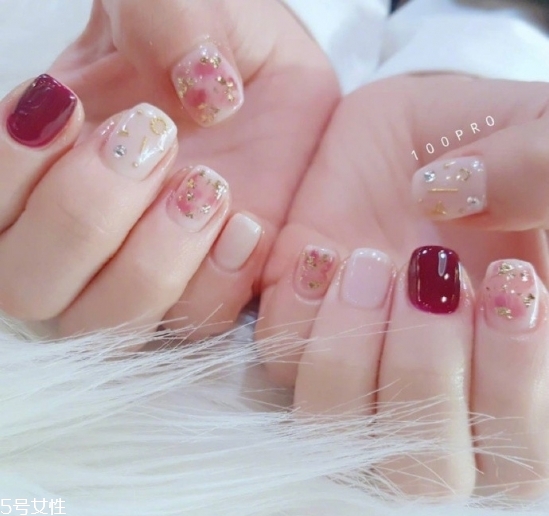紅色系美甲適合手黑的人嗎 紅色系美甲圖片2018新款式 紅色系美甲適合手黑的人嗎 紅色系美甲圖片2018新款式