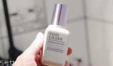 雅詩蘭黛線雕精華和小棕瓶哪個好？一起使用效果佳