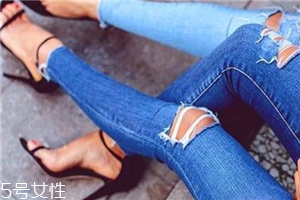 牛仔褲能配高跟鞋嗎？精致女生的穿搭法則